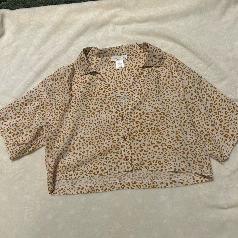 Cropped shirt